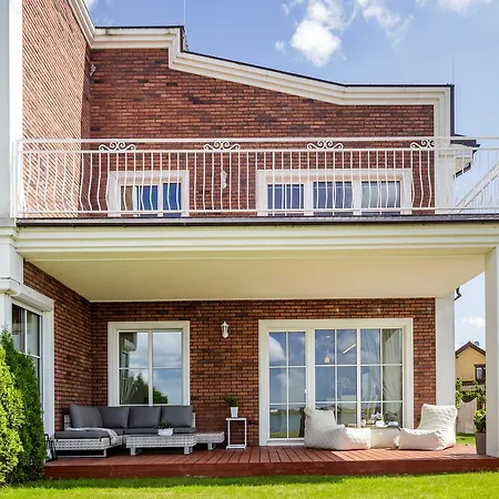 Smelynas House